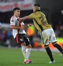 Arturo Vidal la lía en el partido ante River Plate
